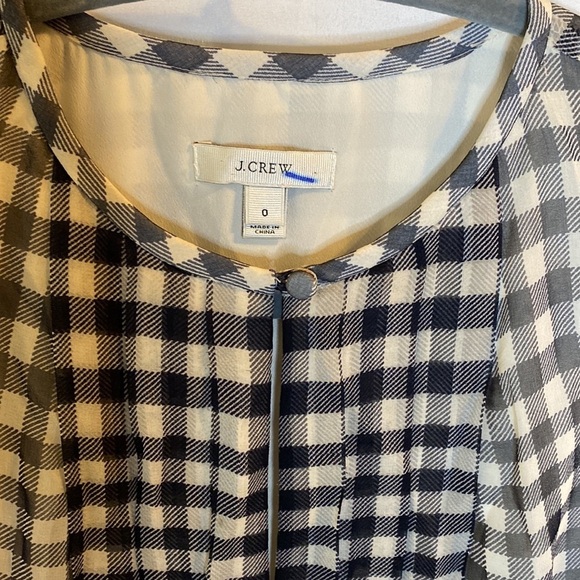 J. Crew Silk Blouse Sleeveless Black and cream check Size 0 Pleated XS - Picture 2 of 5